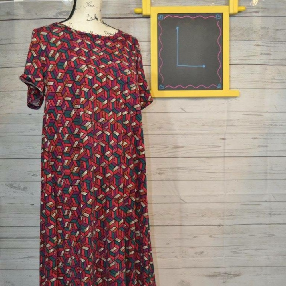 Carly Geometric Design